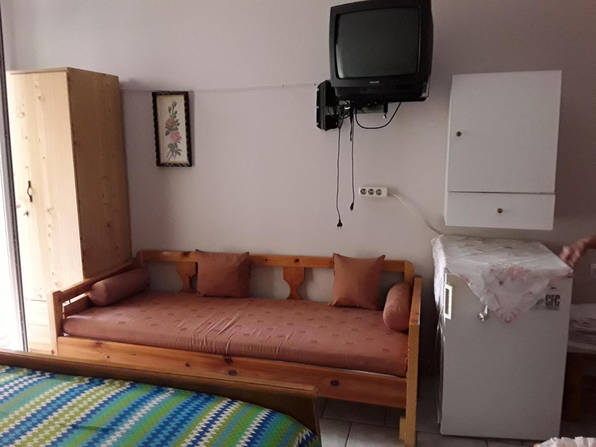 Γιαννουλα Κρετση Hotel Kamena Vourla Exterior photo