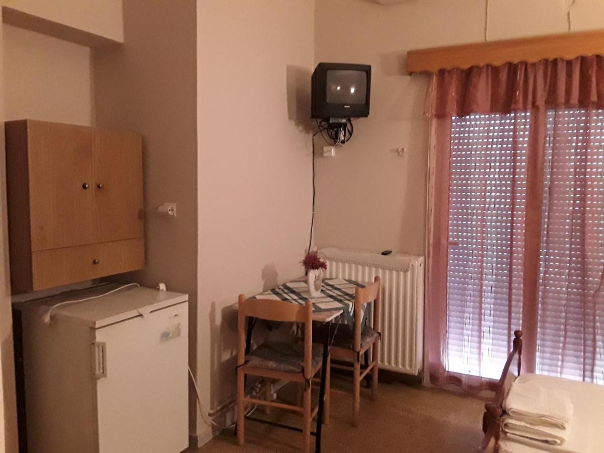 Γιαννουλα Κρετση Hotel Kamena Vourla Exterior photo