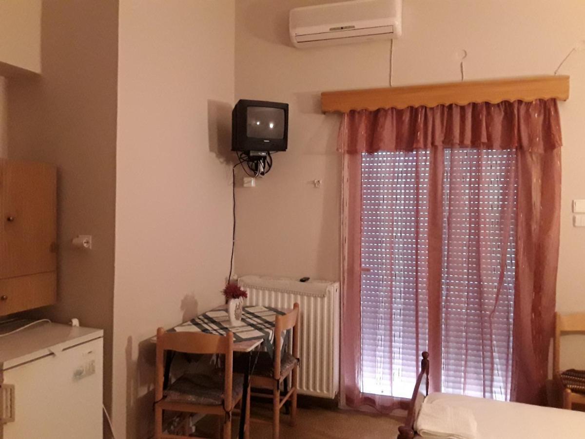 Γιαννουλα Κρετση Hotel Kamena Vourla Exterior photo